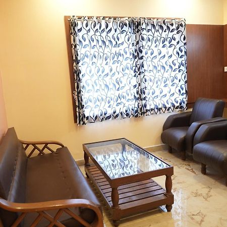 فندق Sri Krishnan Residency Pollāchi المظهر الخارجي الصورة