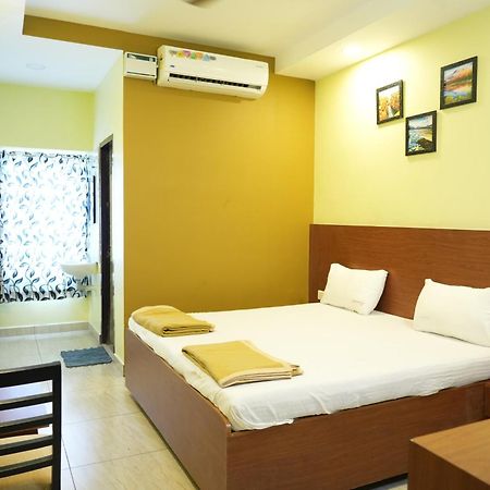 فندق Sri Krishnan Residency Pollāchi المظهر الخارجي الصورة