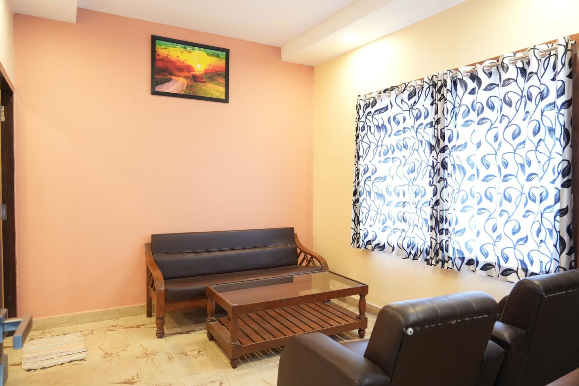 فندق Sri Krishnan Residency Pollāchi المظهر الخارجي الصورة