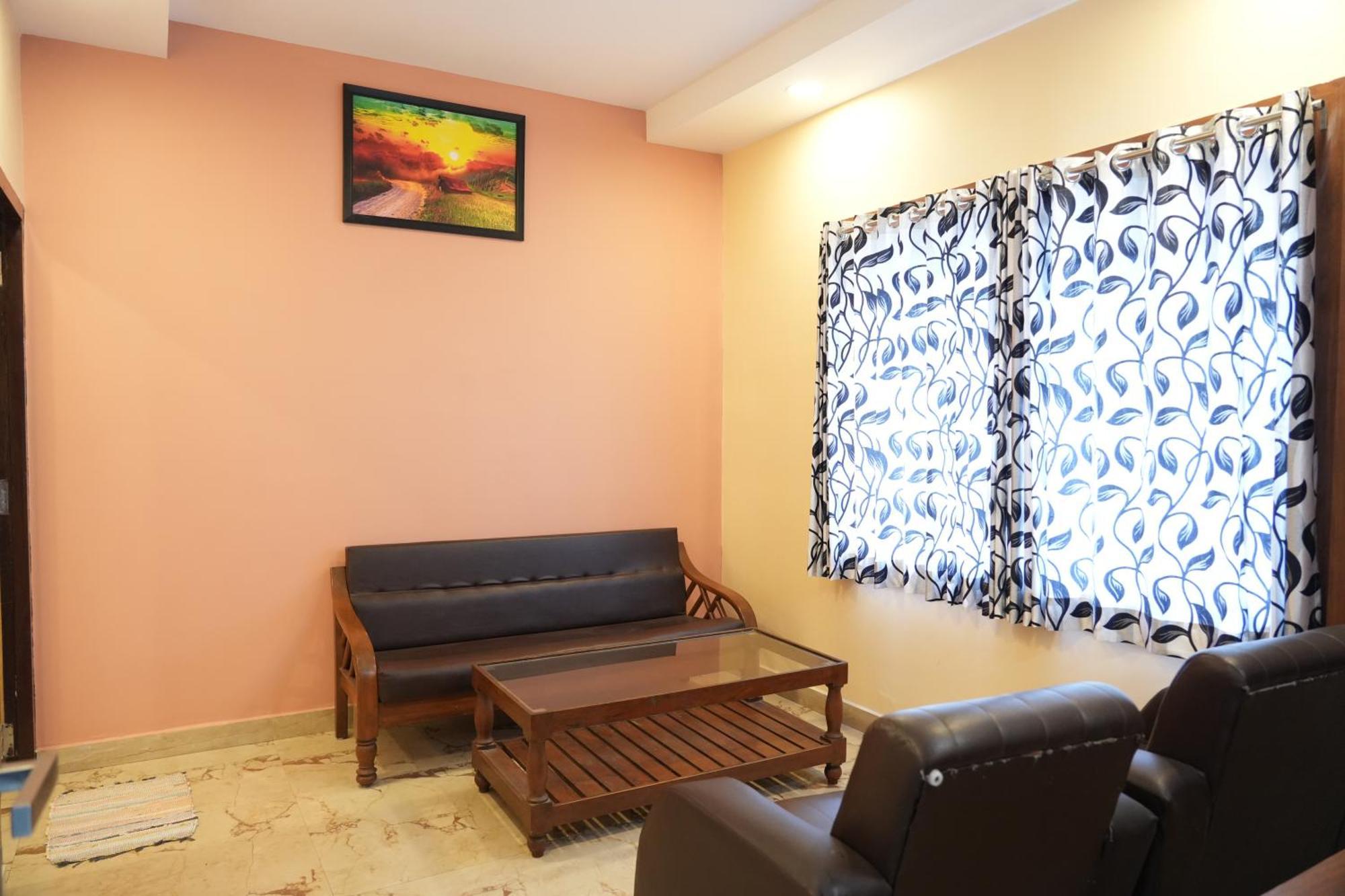 فندق Sri Krishnan Residency Pollāchi المظهر الخارجي الصورة
