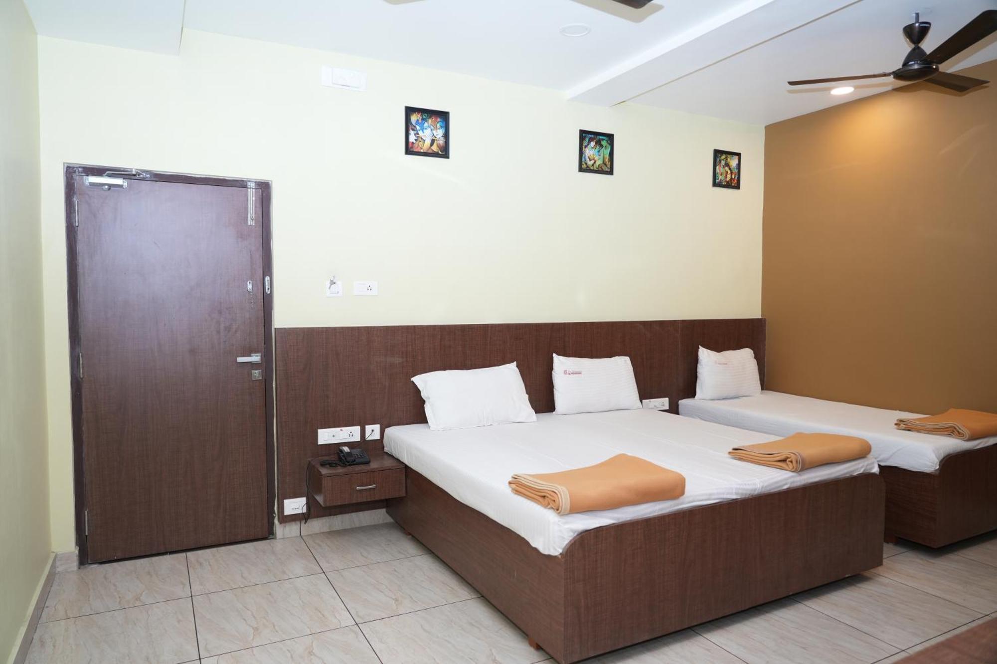 فندق Sri Krishnan Residency Pollāchi المظهر الخارجي الصورة