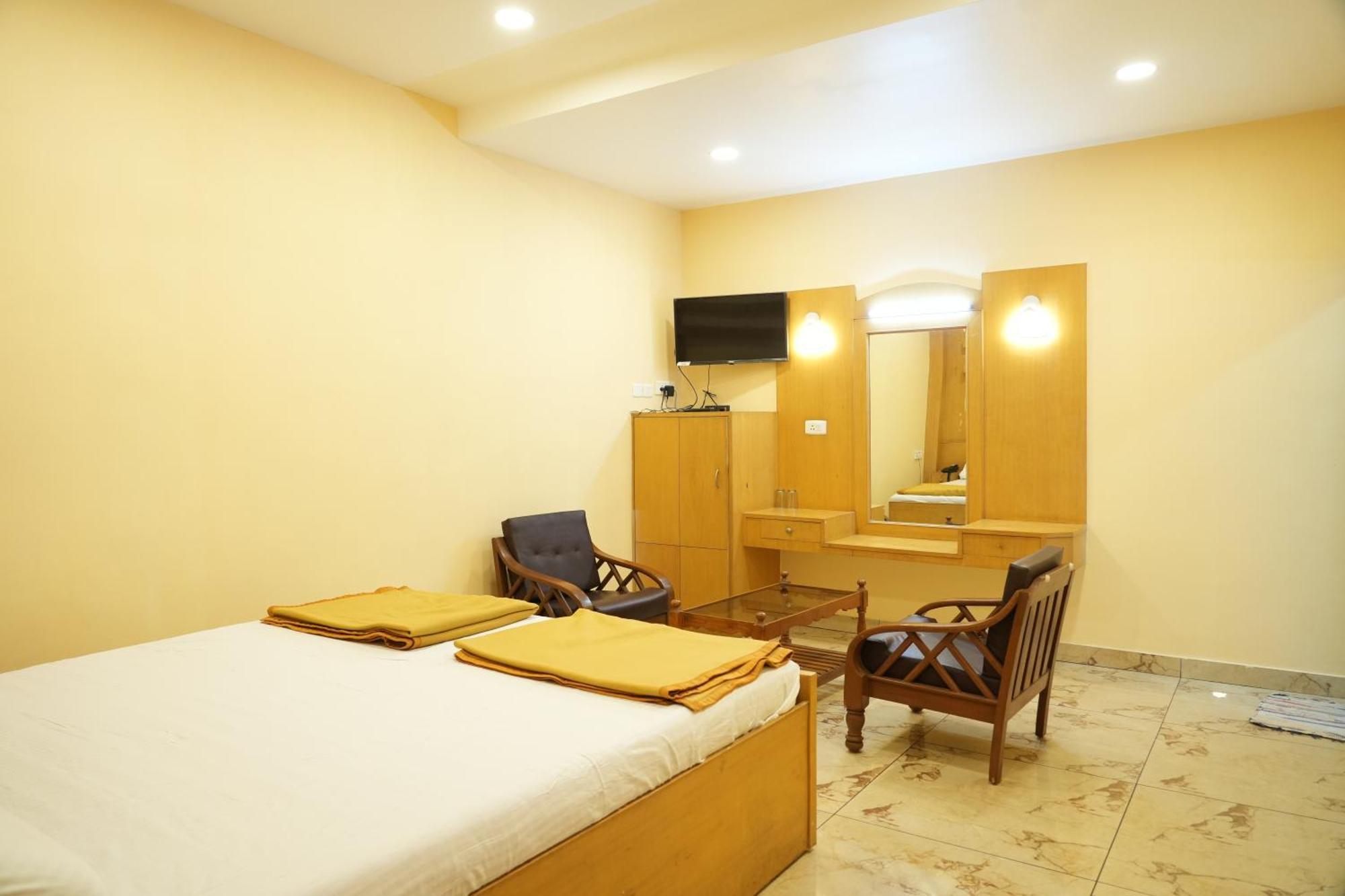 فندق Sri Krishnan Residency Pollāchi المظهر الخارجي الصورة